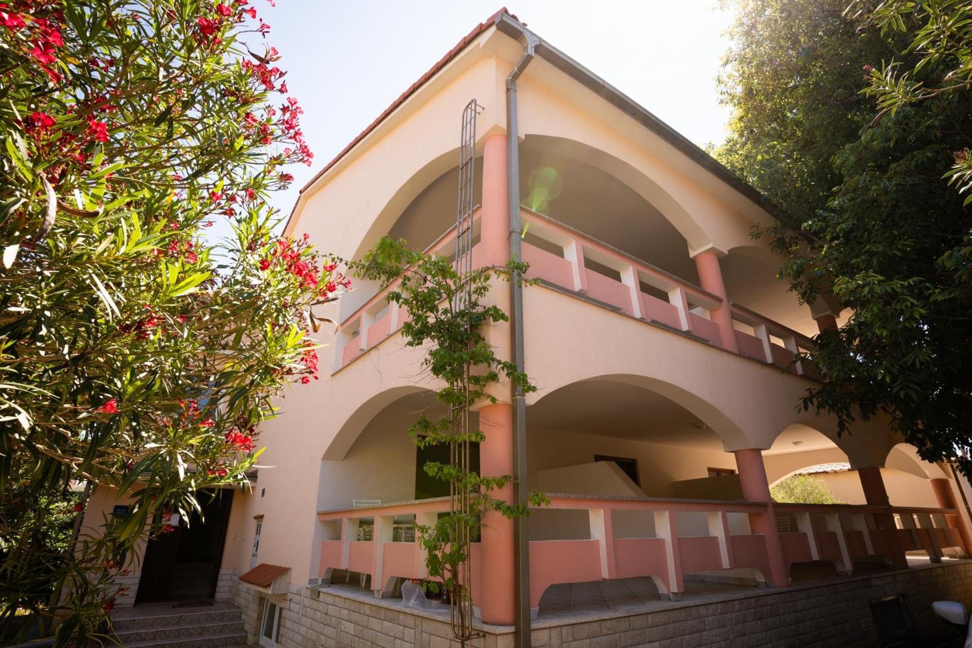 Villa Barbara Oasis Central Suite With Terrace Novalja Exterior foto